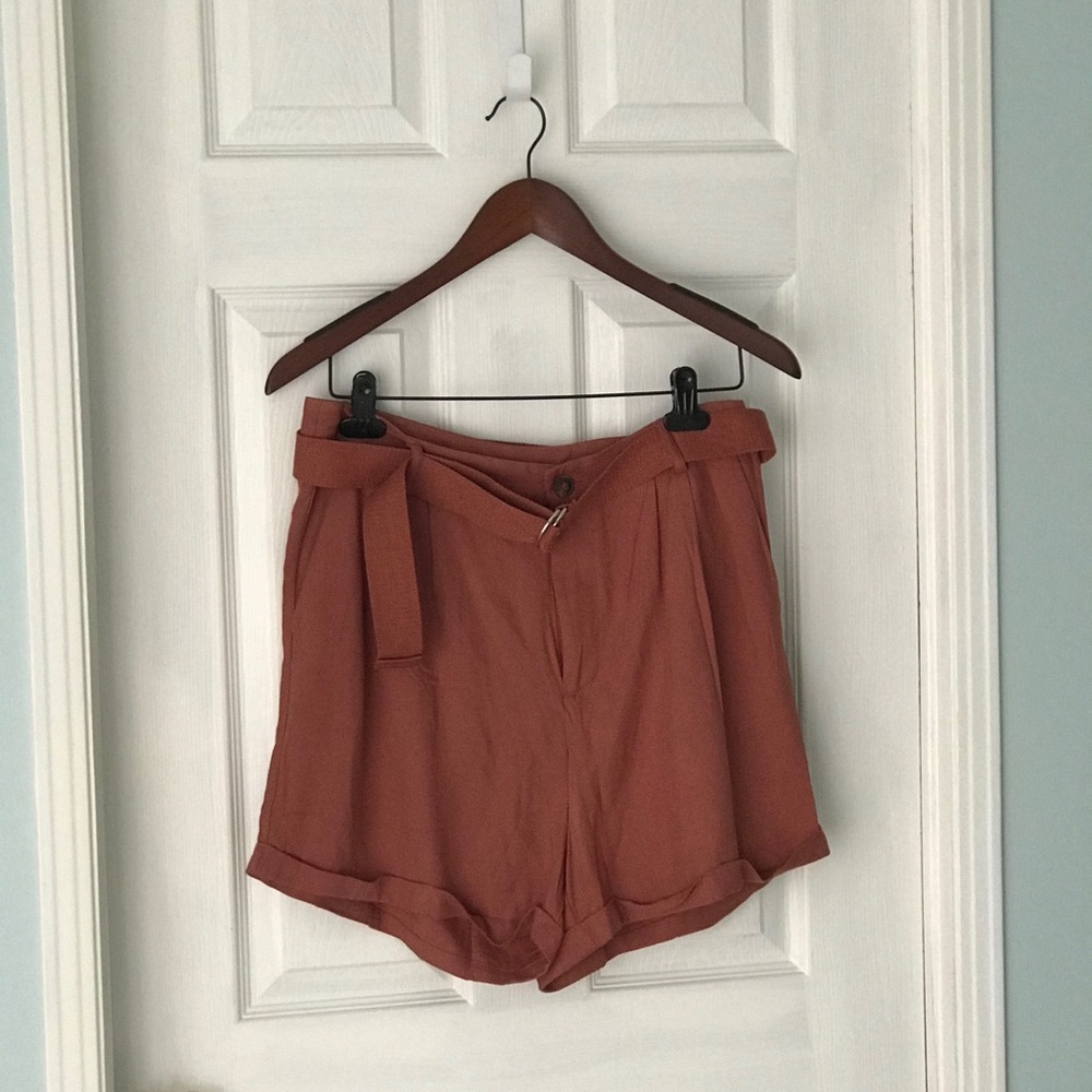 NWT - Shorts with cuff & pockets